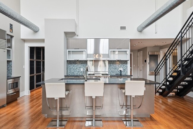 Photo - 1615 N Queen St Apartment