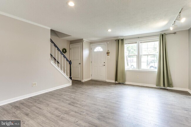 Building Photo - 5420 King Arthur Cir