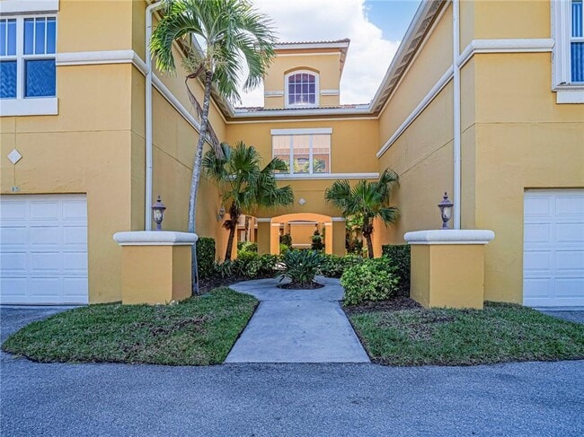 Foto del edificio - 5045 Fairways Cir