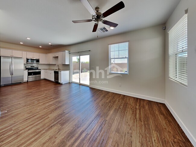 Foto del edificio - 8186 Inhibition Ct