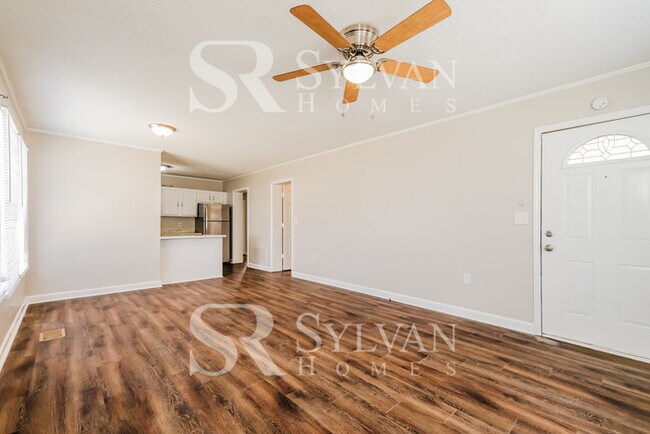 Foto del edificio - Prepare to fall in love with this 3BR 2BA Home