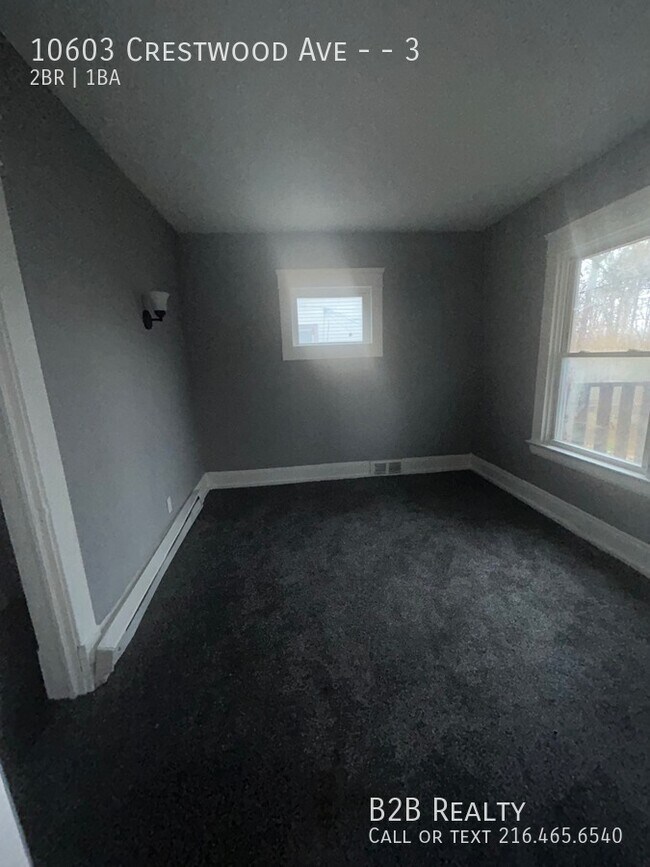 Building Photo - "Sophisticated Simplicity: 2 BR, 1 BA Resi...