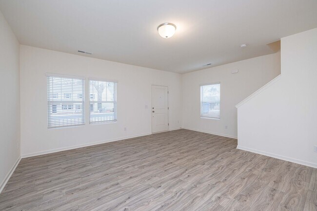 Building Photo - 495 Kincaid Rd