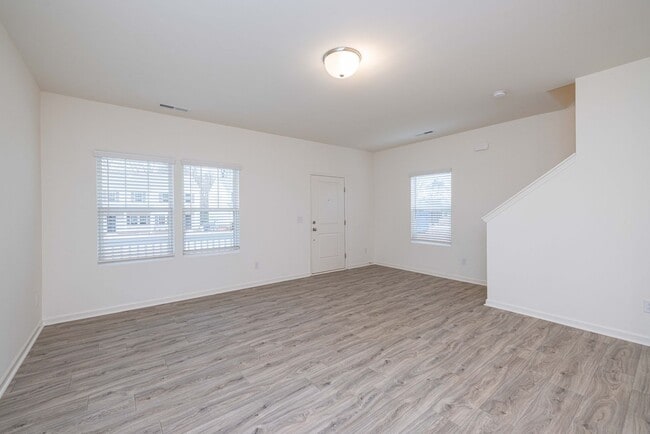 Building Photo - Beautiful 3 Bedroom Townhome Near I-85 – AVAILABLE SEPTEMBER 2026