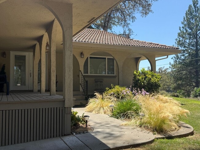 Building Photo - 23799 Woodhaven Pl
