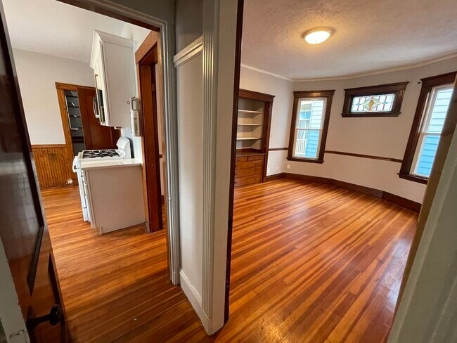 Building Photo - 9 Sumner Sq