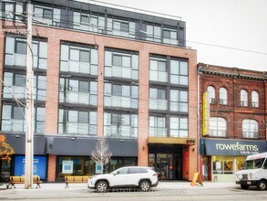 Building Photo - 899 Queen St E