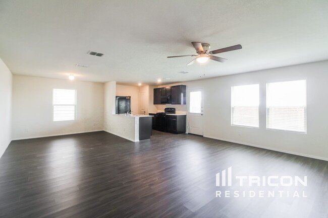 Foto del edificio - 5697 McClelland St