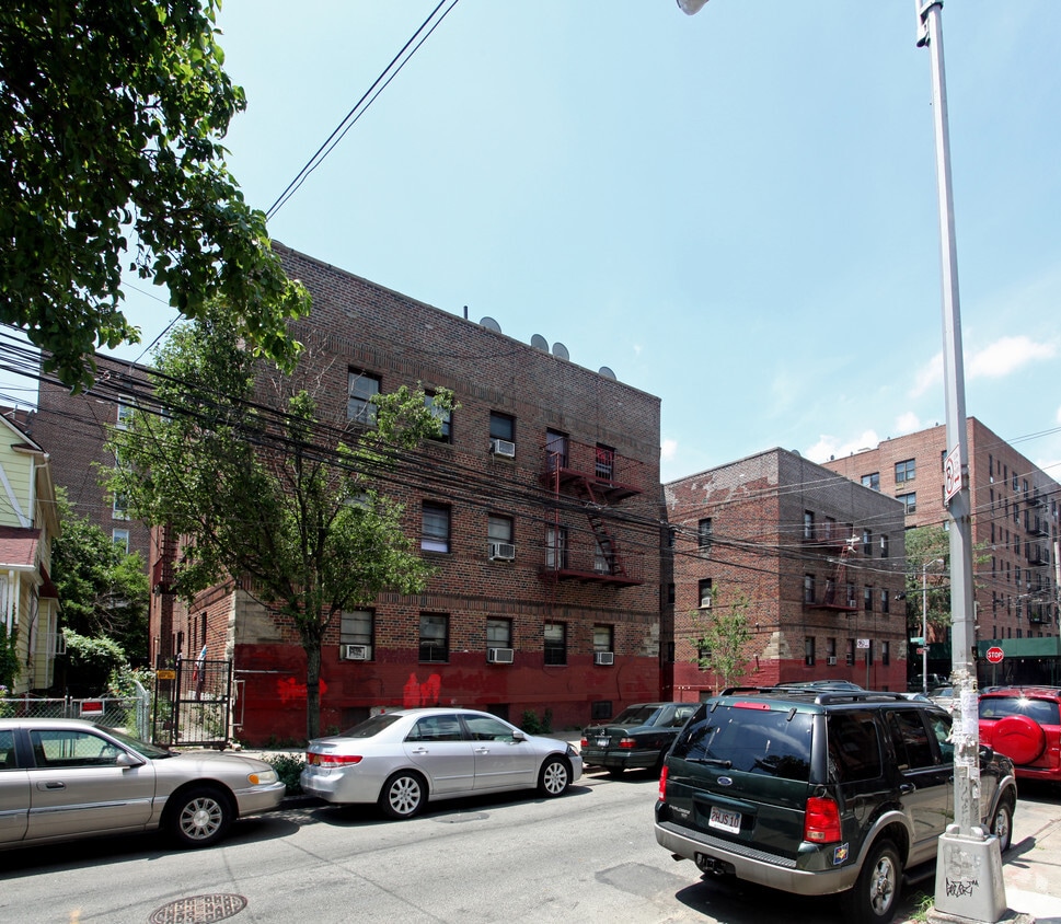 Primary Photo - 41-06 Denman St
