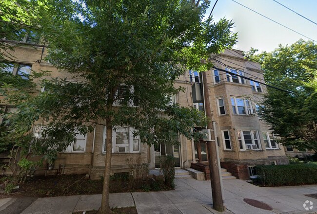Building Photo - 211 Saint Paul St