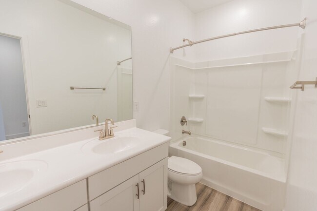 Foto del edificio - NEW CONSTRUCTION HOME WITH 3 BED/2 BATH + ...
