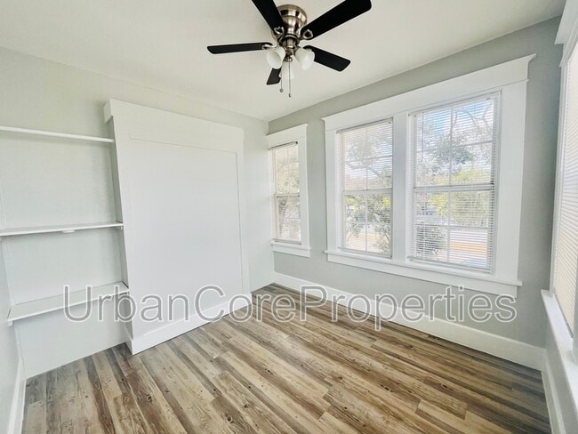 Building Photo - 419 4th St N