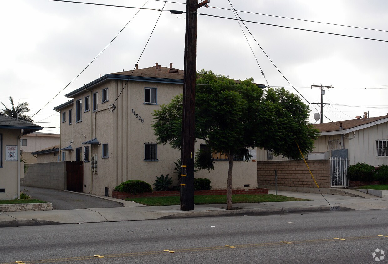 Building Photo - 11526 Inglewood Ave