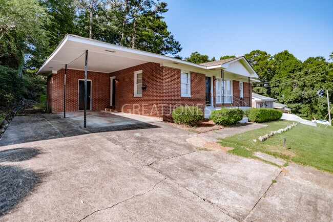 Building Photo - 4504 Tracy St