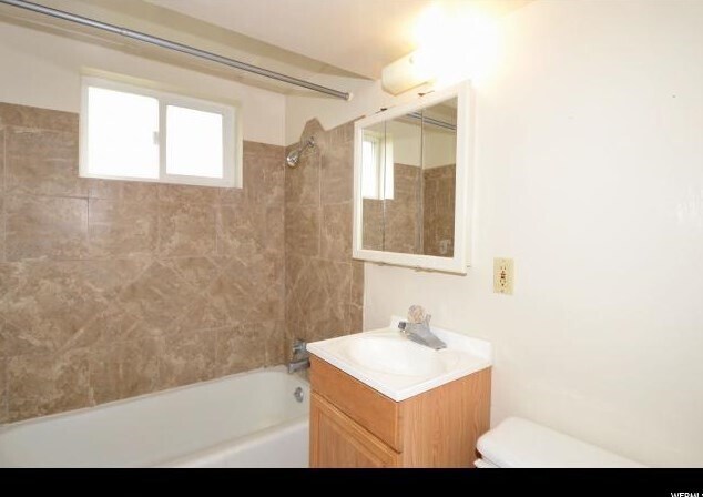 Foto del edificio - 3376 Porter Ave