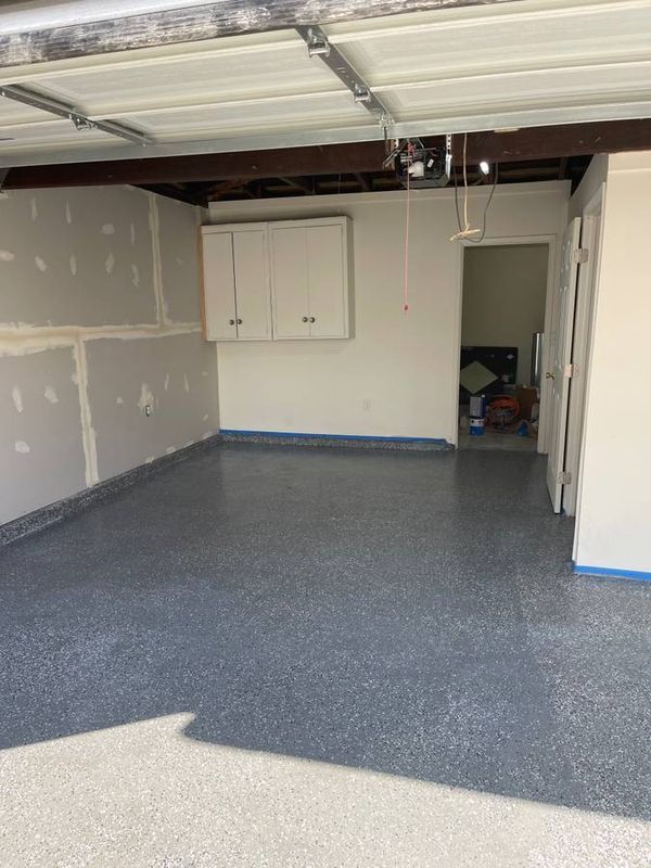 Building Photo - 5741 E 23rd St