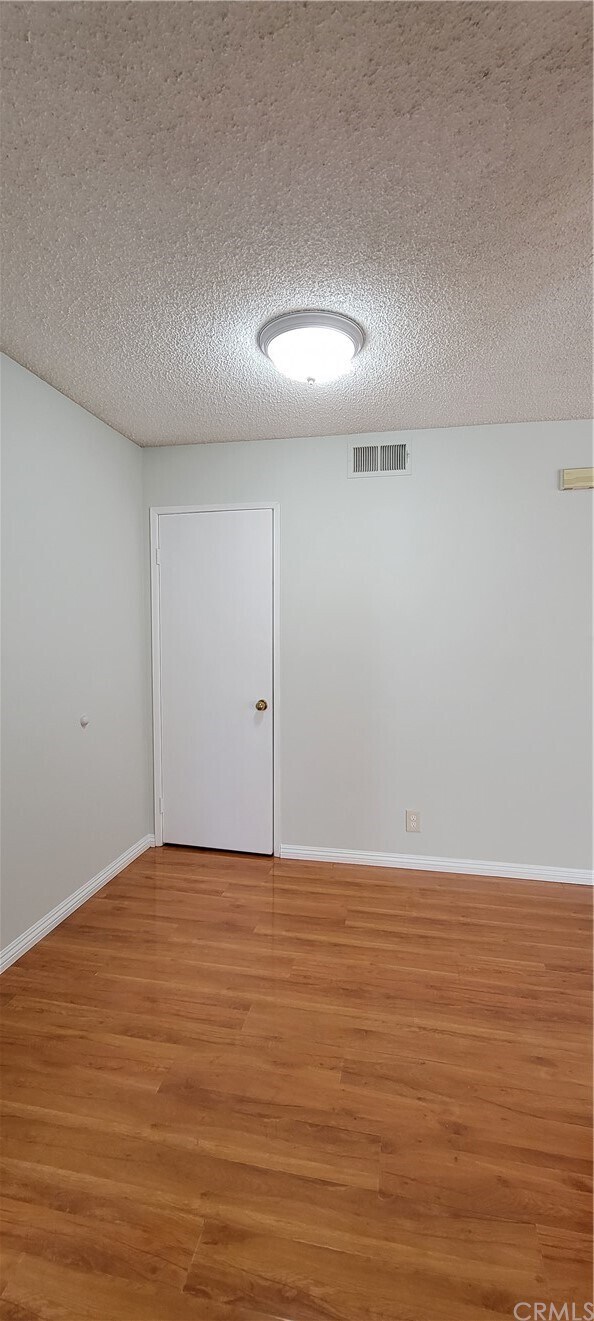 Building Photo - 8150 Loren Ln