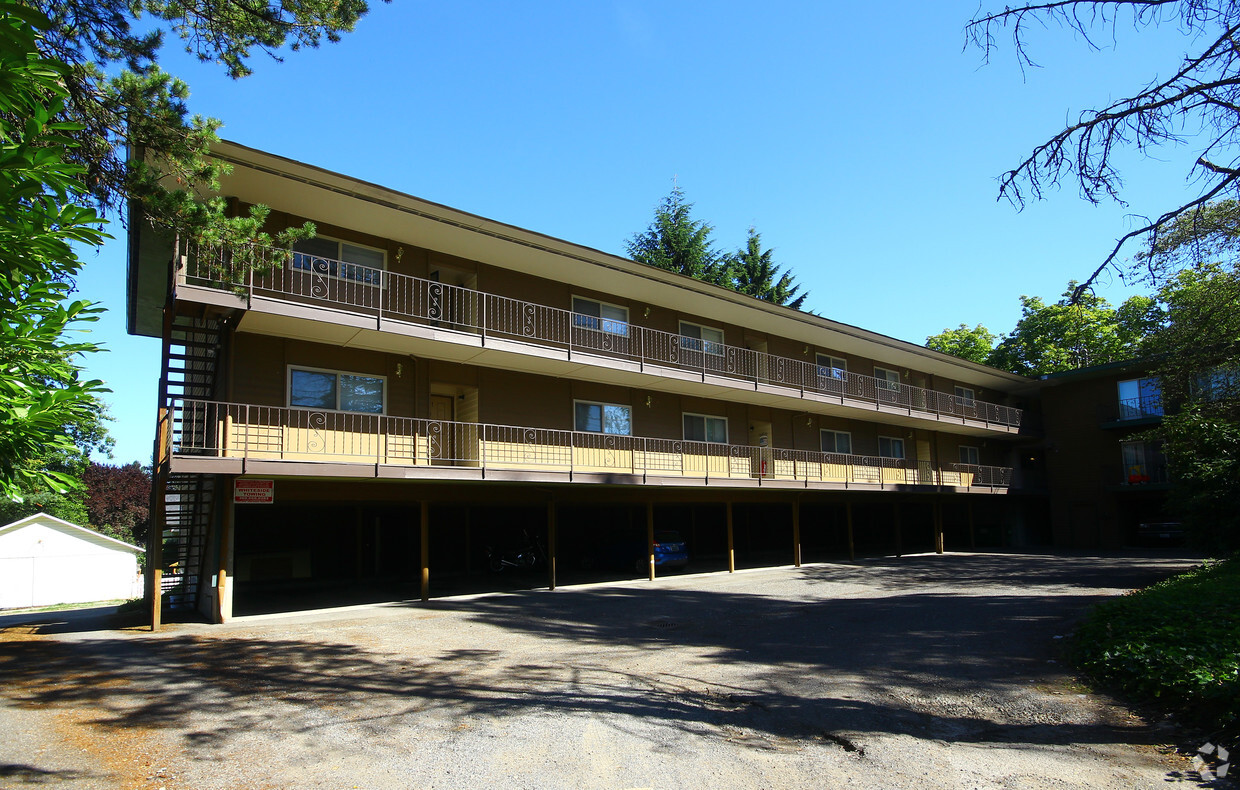 Primary Photo - Cascade View Apartments