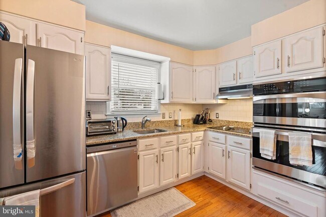 Foto del edificio - 931 Beaverbank Cir