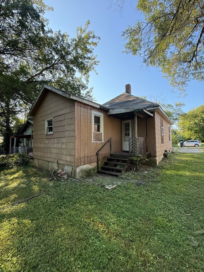 Building Photo - 1286 E Vanderhoof St