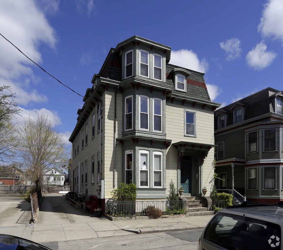 Building Photo - 9 Brighton St