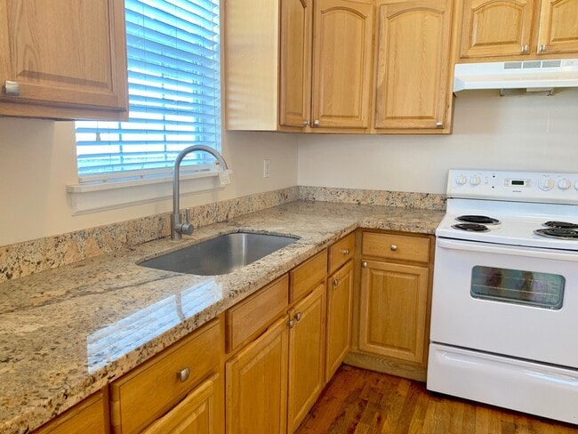 Photo - 2539 Gravier St Apartment