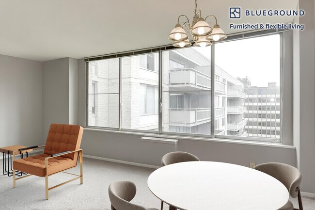 Foto del edificio - 2111 Richmond Hwy