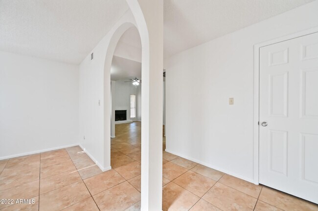 Foto del edificio - 2602 W Winchcomb Dr