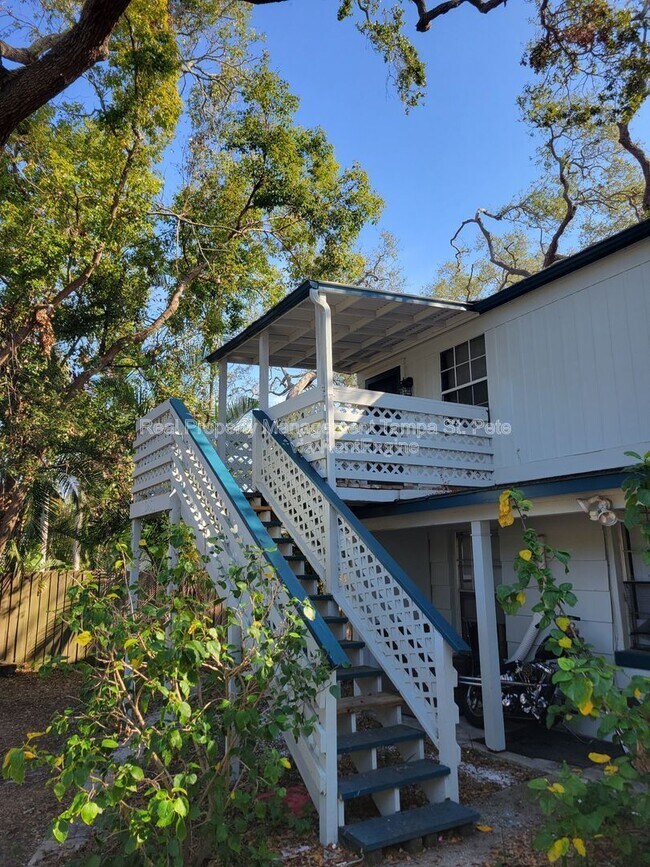 Foto del edificio - 643 Wisteria Ct