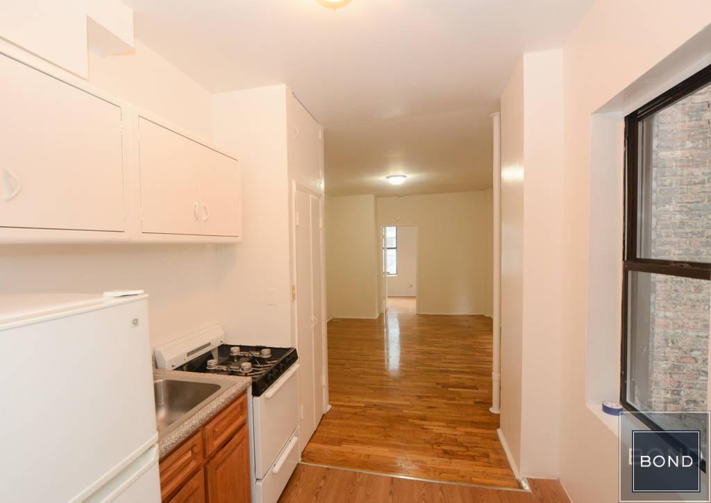 Building Photo - 539 W 49th St