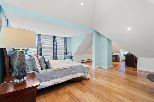 Building Photo - 14 Armandine St