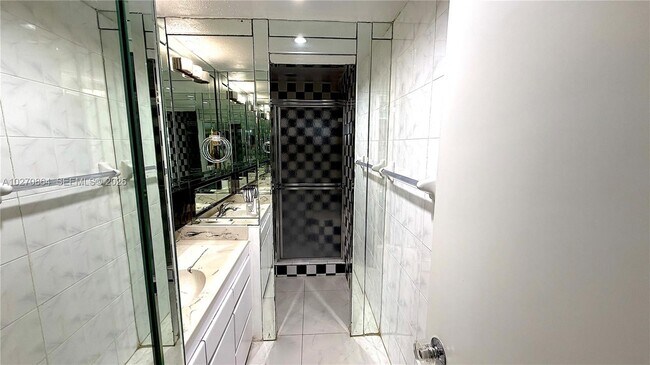 Foto del edificio - 3505 S Ocean Dr