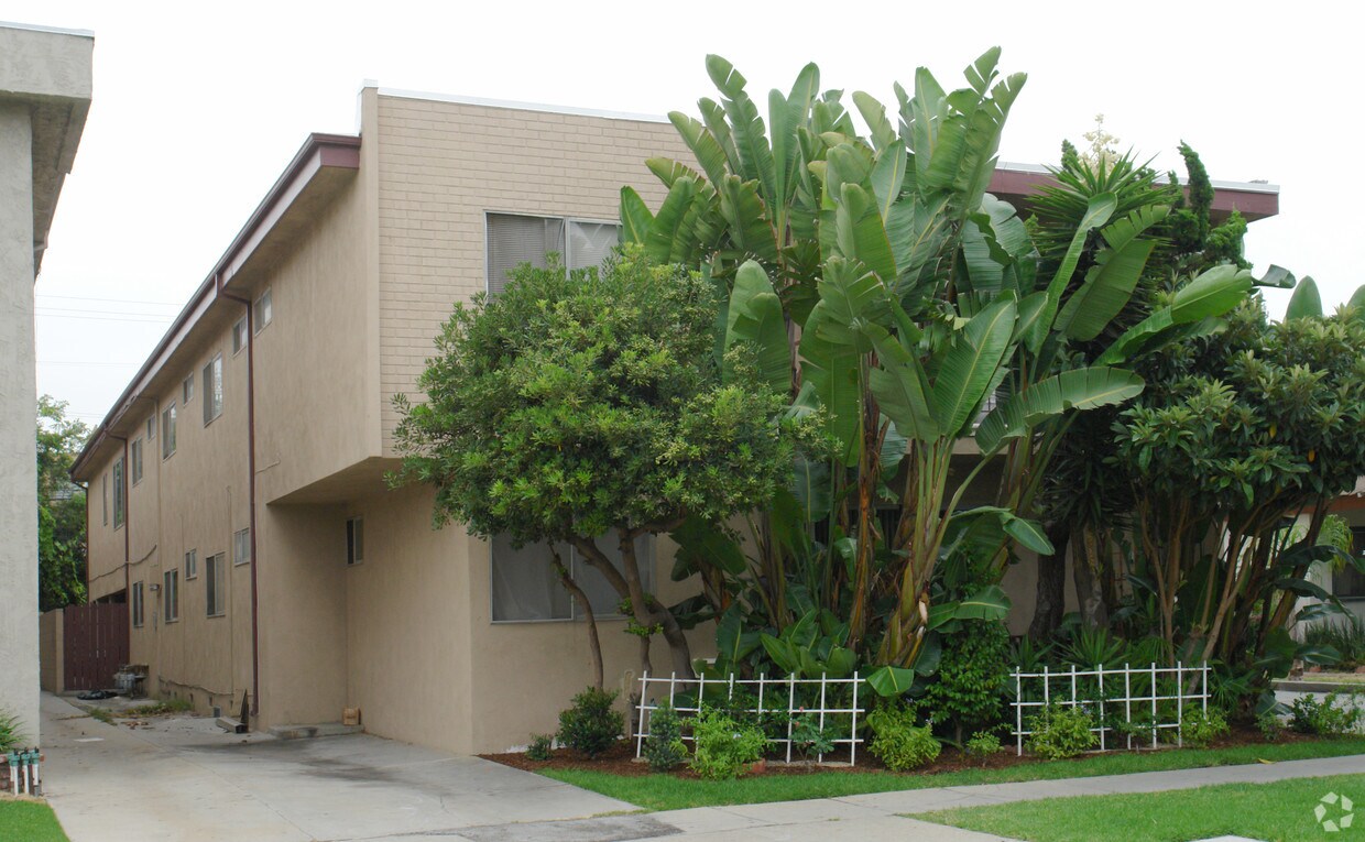 Building Photo - 3744 Watseka Ave
