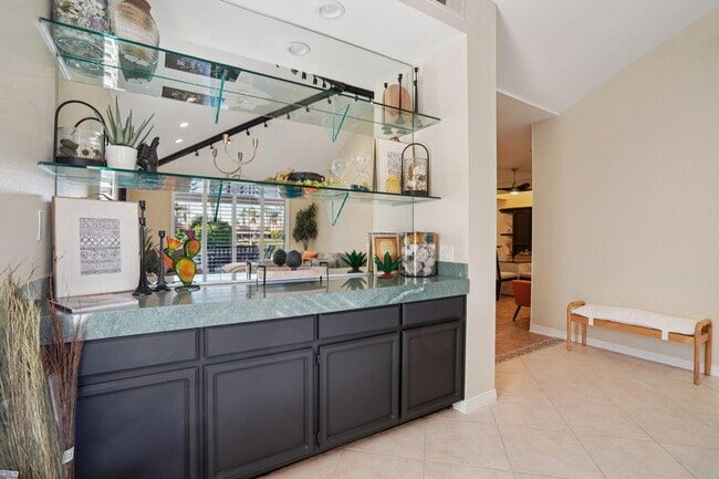 Building Photo - 29 Lakeshore Dr