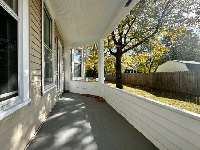 Foto del edificio - 338 S Quincy St
