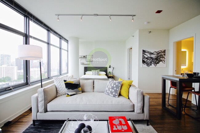 Foto del edificio - 319 W Chestnut St