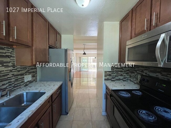 Building Photo - 1027 Imperial Pl