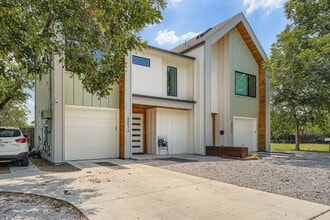 Building Photo - 8003 Gault St