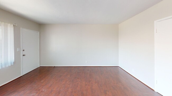 Interior Photo - 1042 Stanley