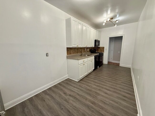 Photo - 546 Bergen Ave Apartment