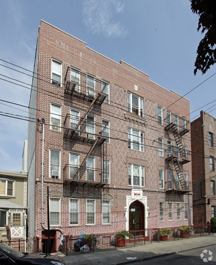 Building Photo - 2069 E 12th St