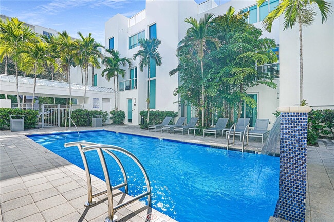 Foto del edificio - 741 NE 4th Ave