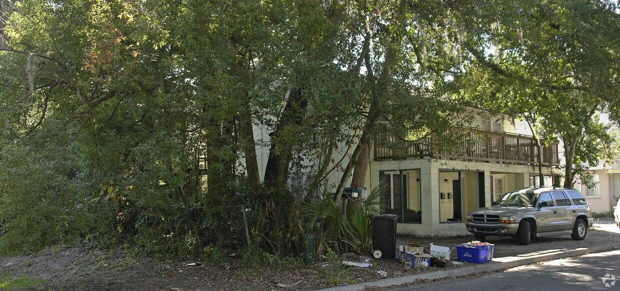 Primary Photo - 303 NW 15th Ter