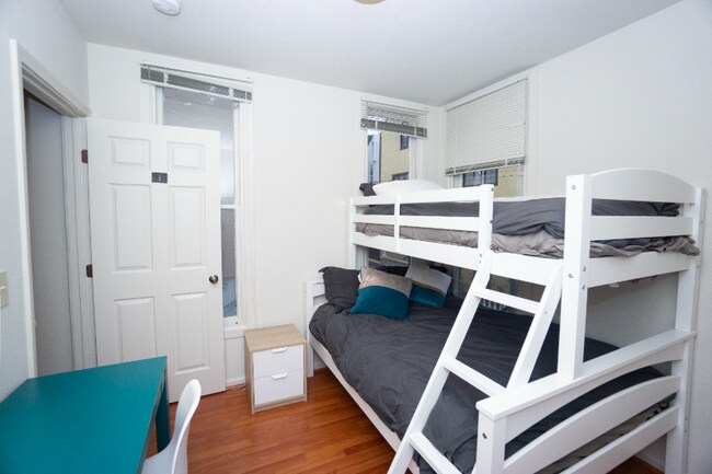 Foto del edificio - 2221 Dwight Way