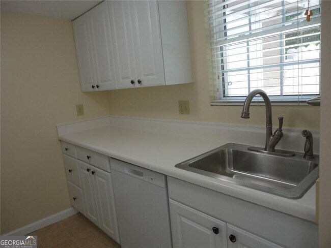 Foto del edificio - 403 Northdale Rd