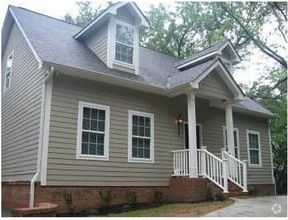 Building Photo - 367 Rowe Rd