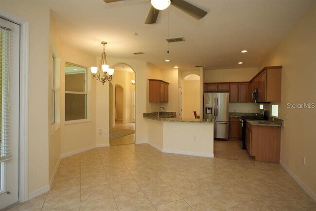 Building Photo - 1053 Lascala Dr