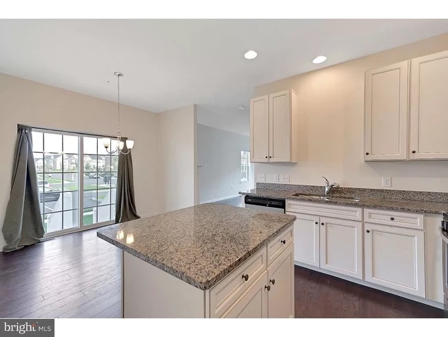Kitchen & Dining Area - 3799 Jacob Stout Rd