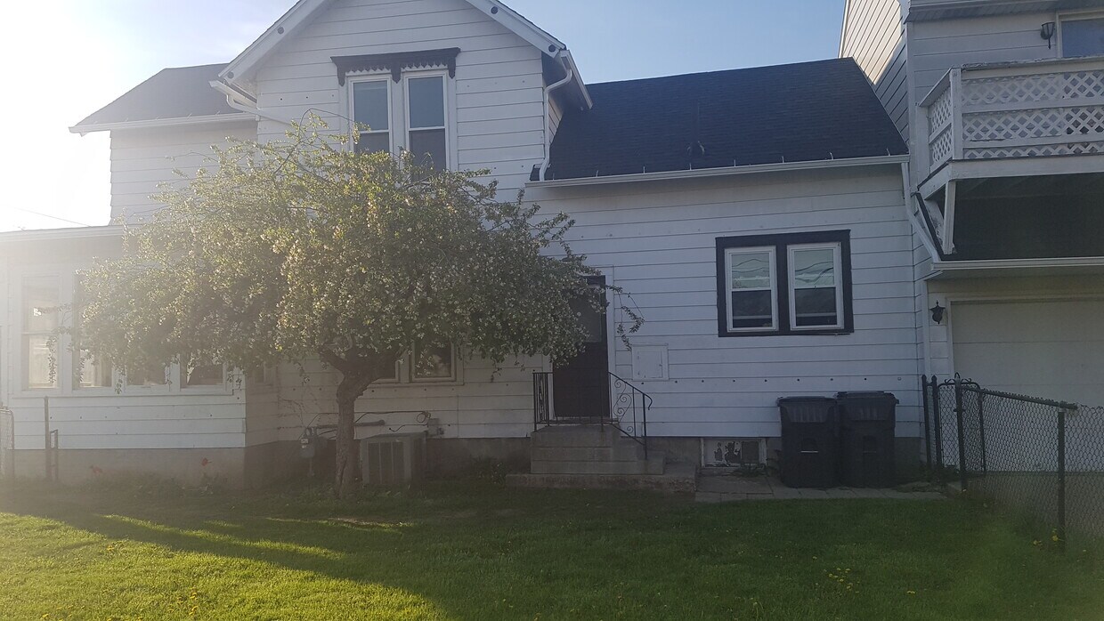 Foto principal - 1032 Perry St