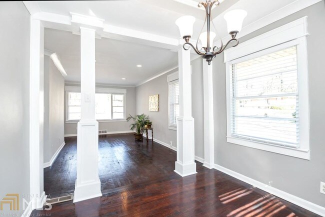 Building Photo - 2188 Sharon Way